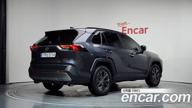Toyota RAV4 2024 — ფოტო 2/20