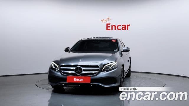 Mercedes-Benz E-Class 2020 — Фото 2/20