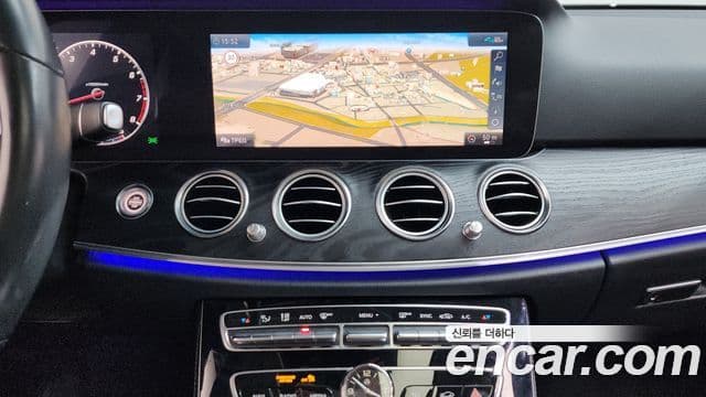 Mercedes-Benz E-Class 2020 — Фото 13/20