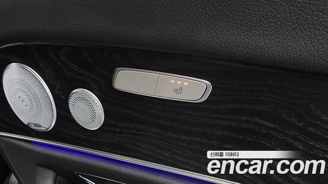 Mercedes-Benz E-Class 2020 — Фото 20/20