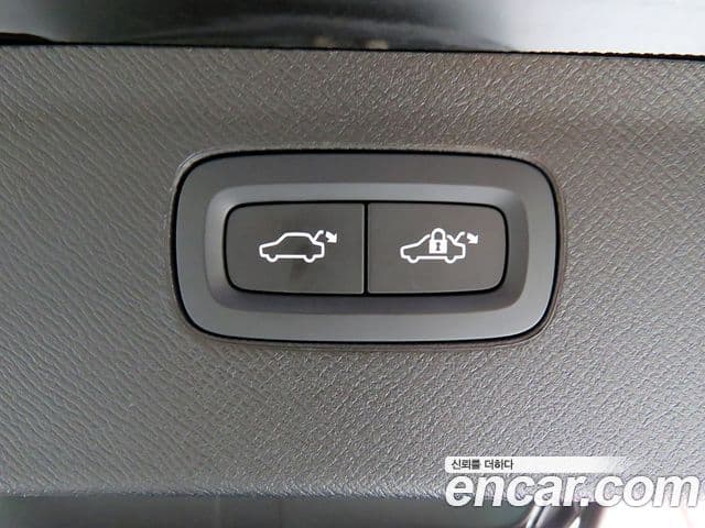 Volvo XC90 2021 — Photo 15/20