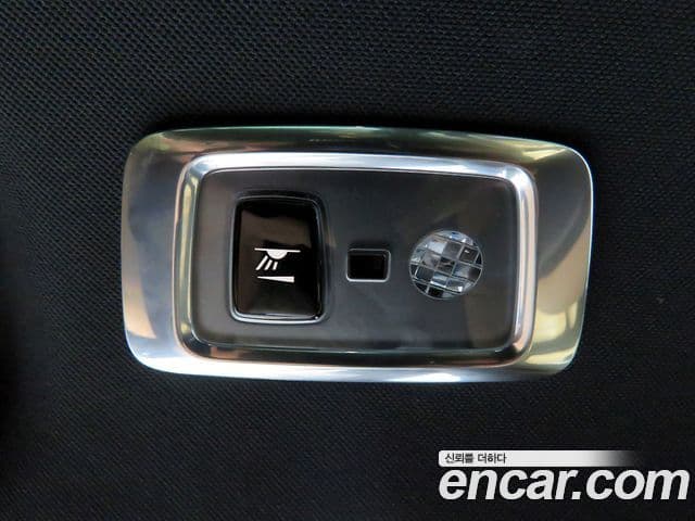 Volvo XC90 2021 — Photo 2/20