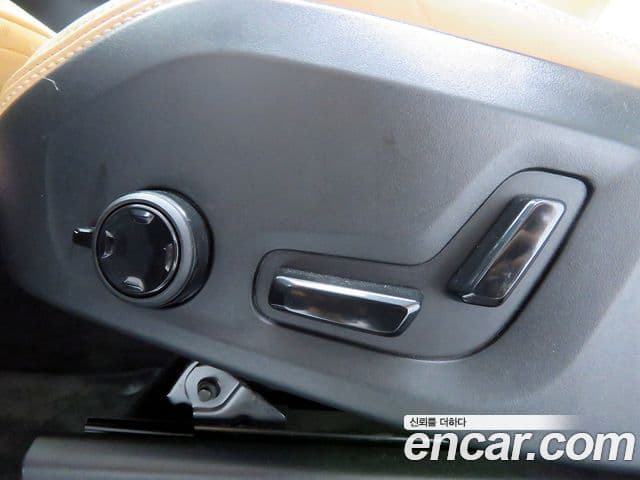 Volvo XC90 2021 — Photo 18/20