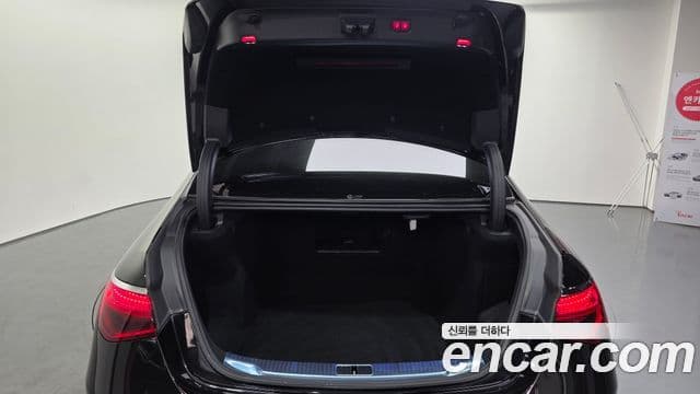 Mercedes-Benz S-Class 2022 — Photo 12/20