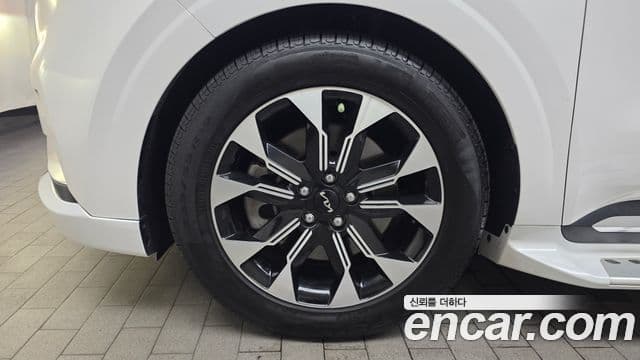 Kia Carnival 2021 — фото 5 из 20