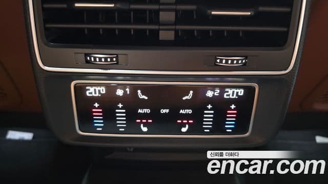 Audi Q8 2021 — Photo 22/39