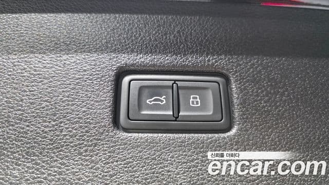 Audi Q8 2021 — Photo 15/39