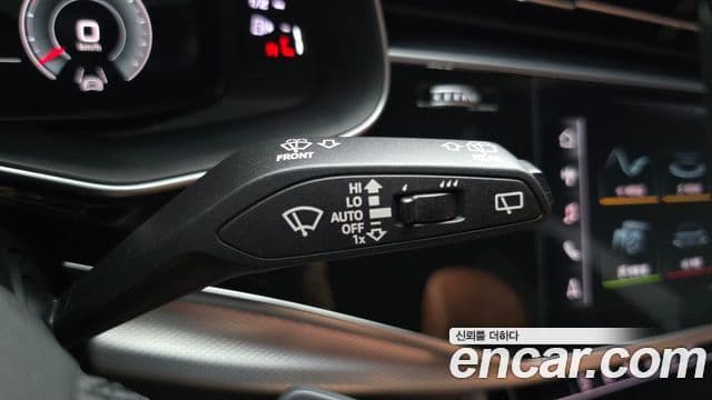 Audi Q8 2021 — Photo 11/39