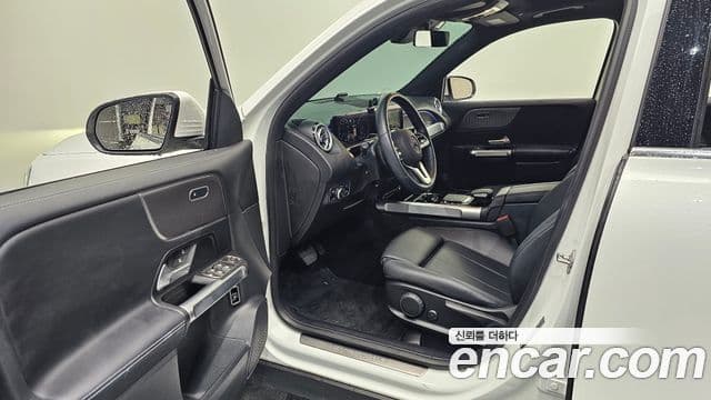 Mercedes-Benz GLB-Class 2022 — Şəkil 10/20