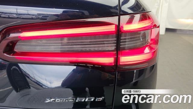 BMW X5 2021 — ფოტო 17/35