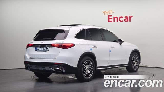 Mercedes-Benz GLC-Class 2023 — Photo 13/33