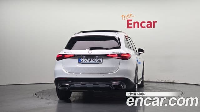Mercedes-Benz GLC-Class 2023 — Photo 22/33