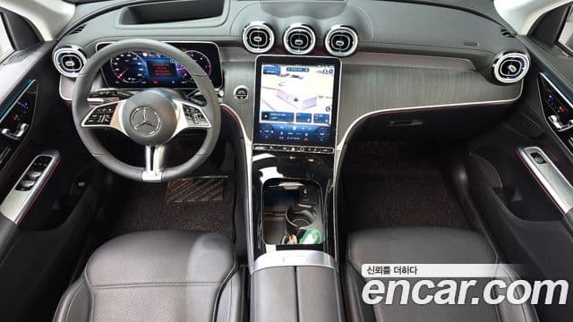 Mercedes-Benz GLC-Class 2023 — Photo 4/33