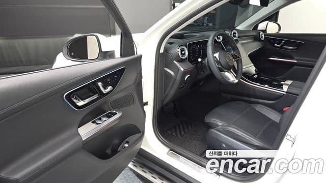Mercedes-Benz GLC-Class 2023 — Photo 5/33