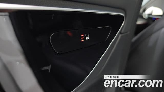 Mercedes-Benz GLC-Class 2023 — Photo 10/33