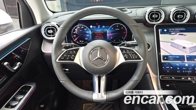 Mercedes-Benz GLC-Class 2023 — Photo 11/33
