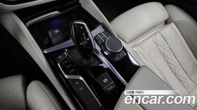BMW 5 Series 2019 — Şəkil 7/20