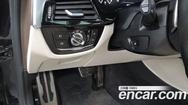 BMW 5 Series 2019 — Şəkil 16/20