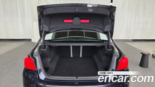 BMW 5 Series 2019 — Şəkil 19/20