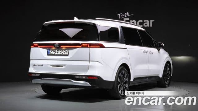 Kia Carnival 2021 — Фото 1/20