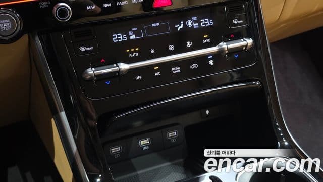 Kia Carnival 2021 — Фото 18/20