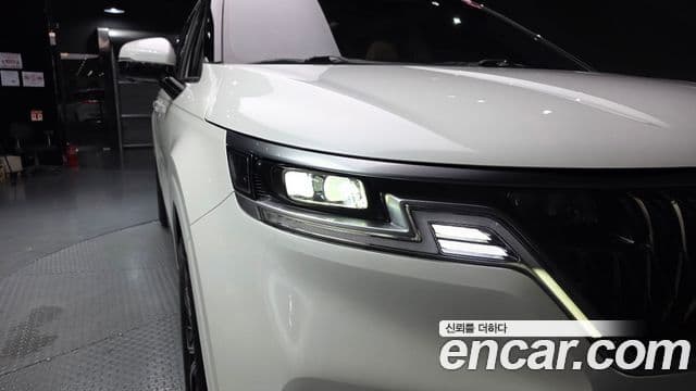 Kia Carnival 2021 — Şəkil 23/37