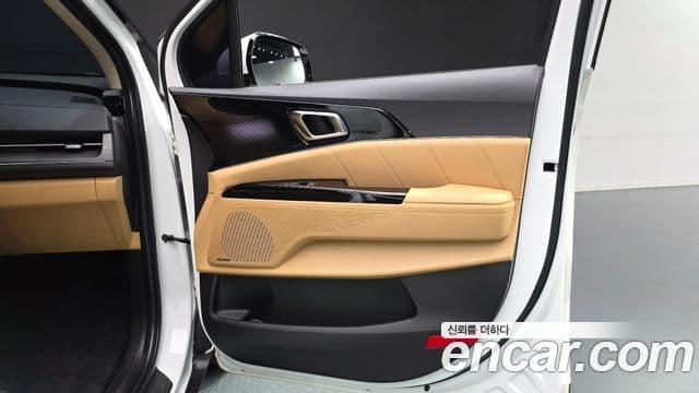 Kia Carnival 2021 — Şəkil 32/37