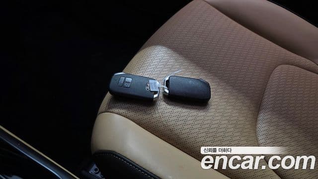 Kia Carnival 2021 — Şəkil 27/37