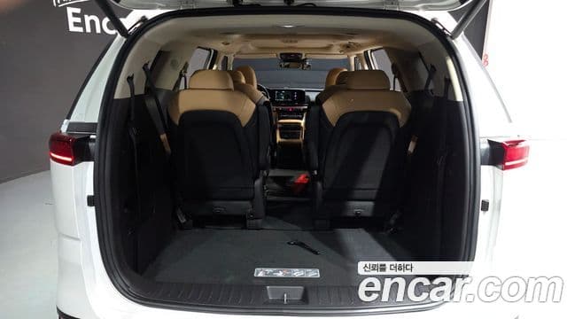 Kia Carnival 2021 — Şəkil 25/37