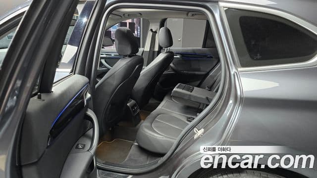 BMW X1 2022 — Şəkil 12/20