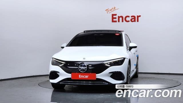 Mercedes-Benz EQE 2023 — ფოტო 15/37