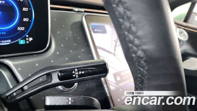 Mercedes-Benz EQE 2023 — ფოტო 13/37