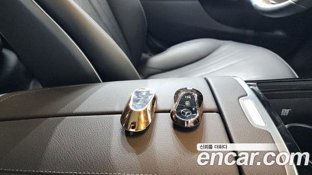 Mercedes-Benz EQE 2023 — ფოტო 37/37