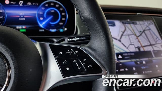 Mercedes-Benz EQE 2023 — ფოტო 20/37