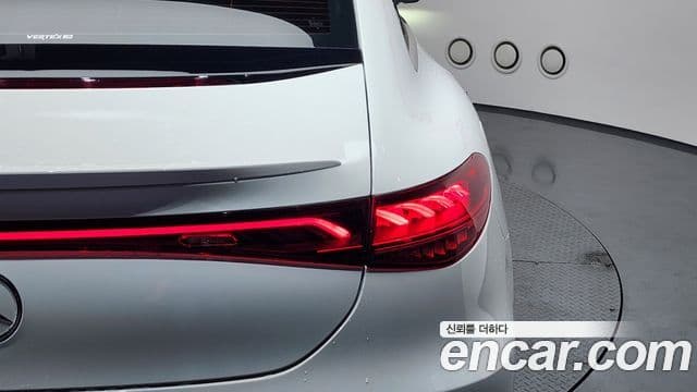 Mercedes-Benz EQE 2023 — ფოტო 4/37