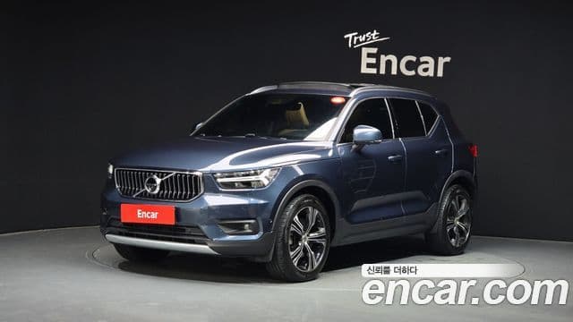 Volvo XC40 2021 — Şəkil 1/20