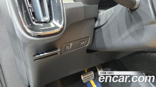 Volvo XC40 2021 — Şəkil 14/20