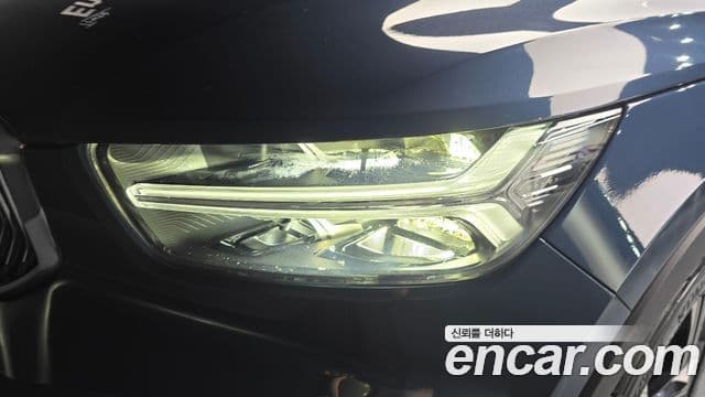 Volvo XC40 2021 — Photo 23/33
