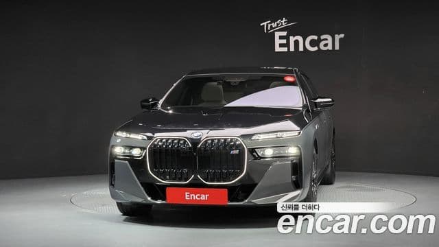 BMW i7 2024 — Photo 12/20
