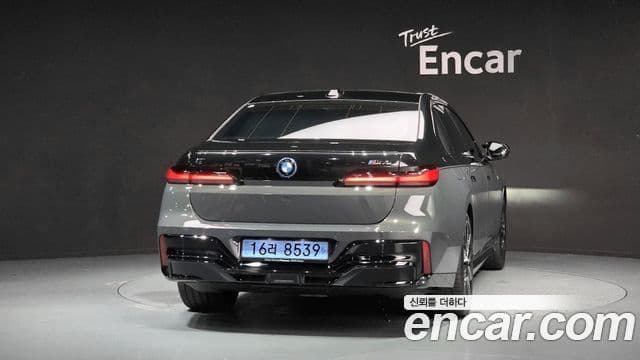 BMW i7 2024 — Photo 16/20
