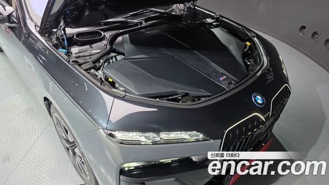 BMW i7 2024 — Photo 7/20