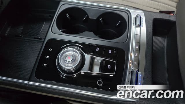 Kia Carnival 2024 — Şəkil 30/35