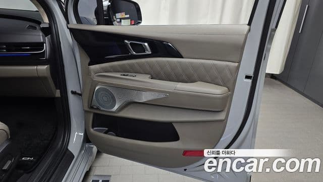 Kia Carnival 2024 — Şəkil 31/35