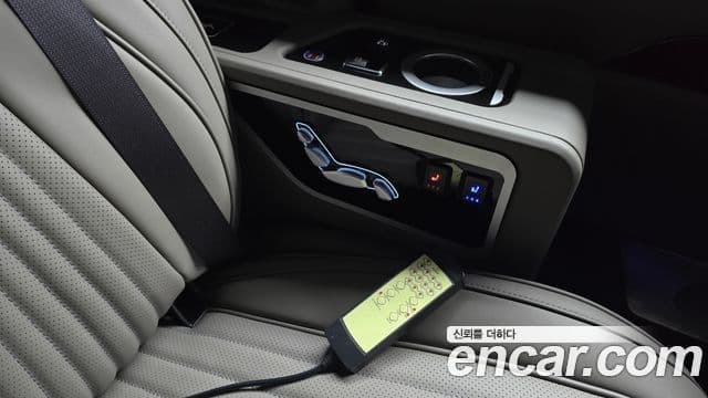 Kia Carnival 2024 — Şəkil 23/35