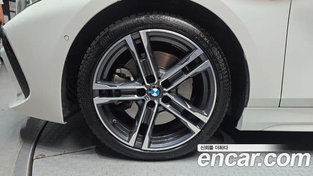 BMW 1 Series 2021 — Şəkil 5/20