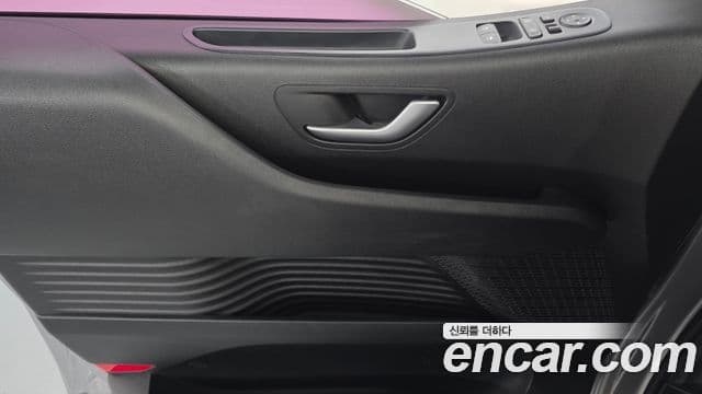 Hyundai Staria 2021 — Photo 22/31