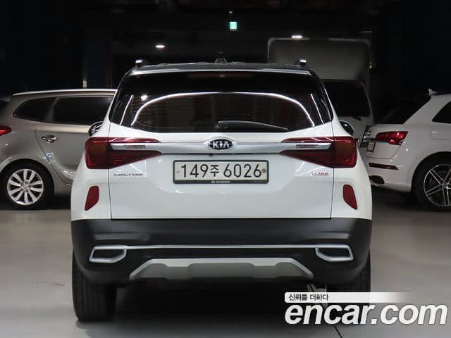 Kia Seltos 2020 — ფოტო 2/20