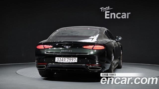 Bentley Continental GT 2025 — ფოტო 4/20