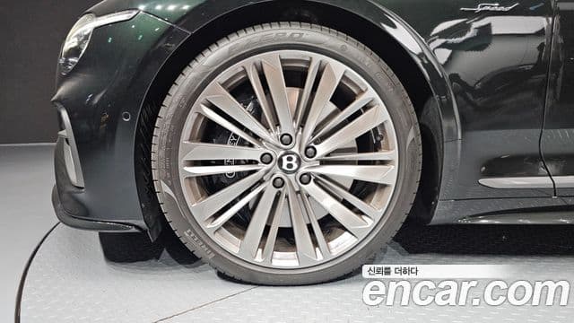Bentley Continental GT 2025 — ფოტო 5/20