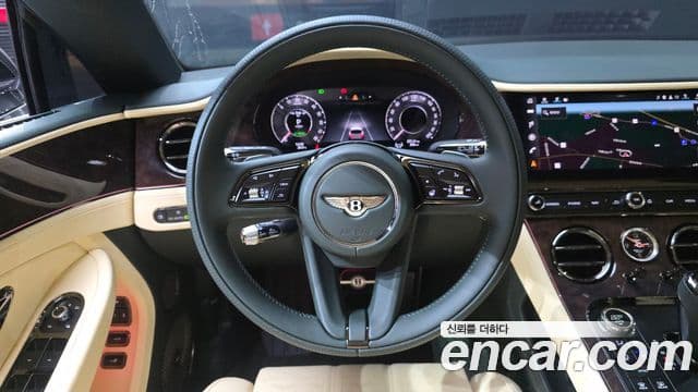 Bentley Continental GT 2025 — ფოტო 13/20